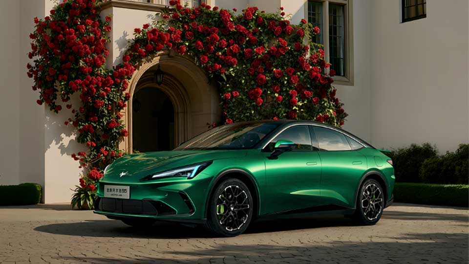 北汽極狐全新阿爾法S5 正式上市，補貼后9.98萬起售